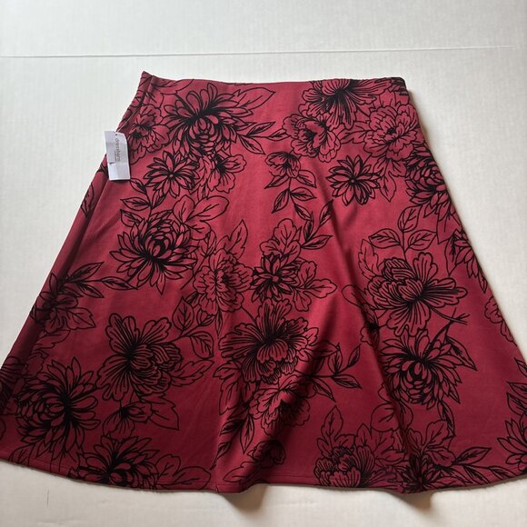 New Roz & Ali Red & Black Floral Skirt Size Large Holiday Party - Picture 7 of 7